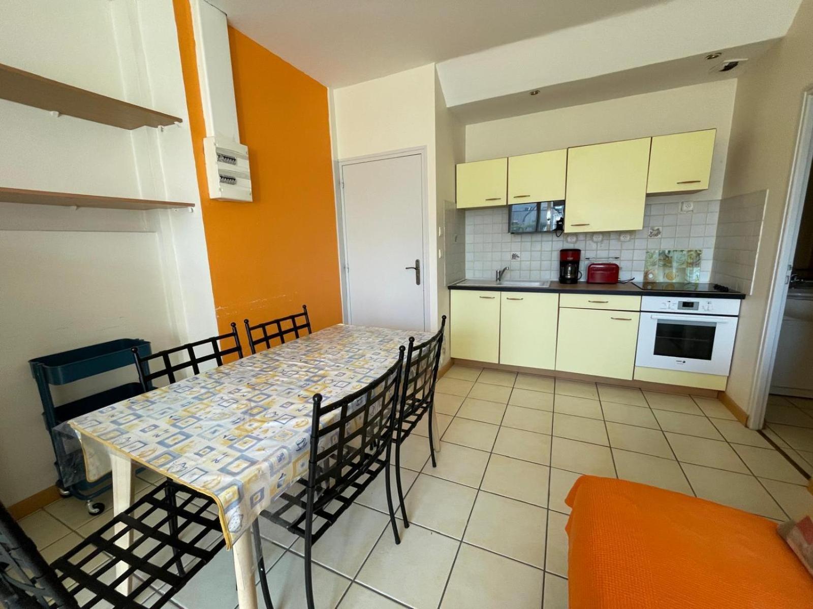 Residence Des Bains Карантек Экстерьер фото
