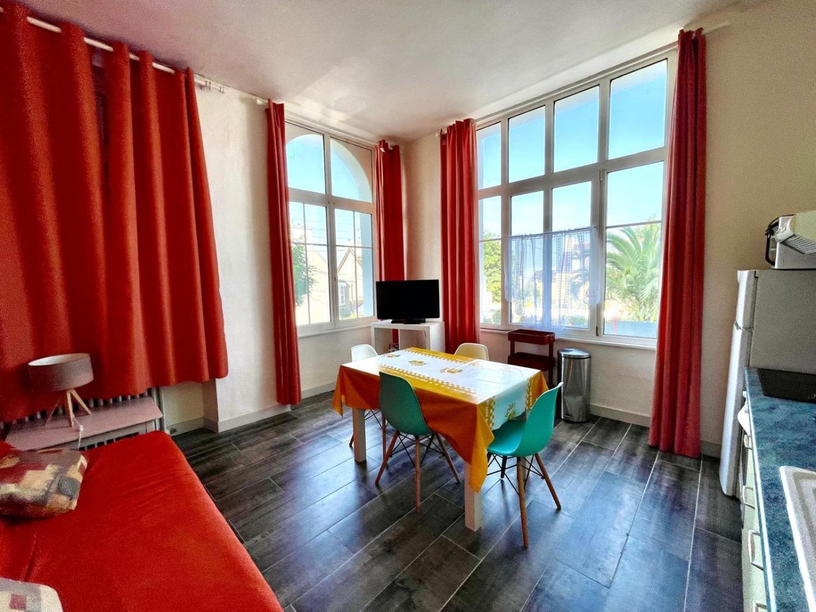 Residence Des Bains Карантек Экстерьер фото