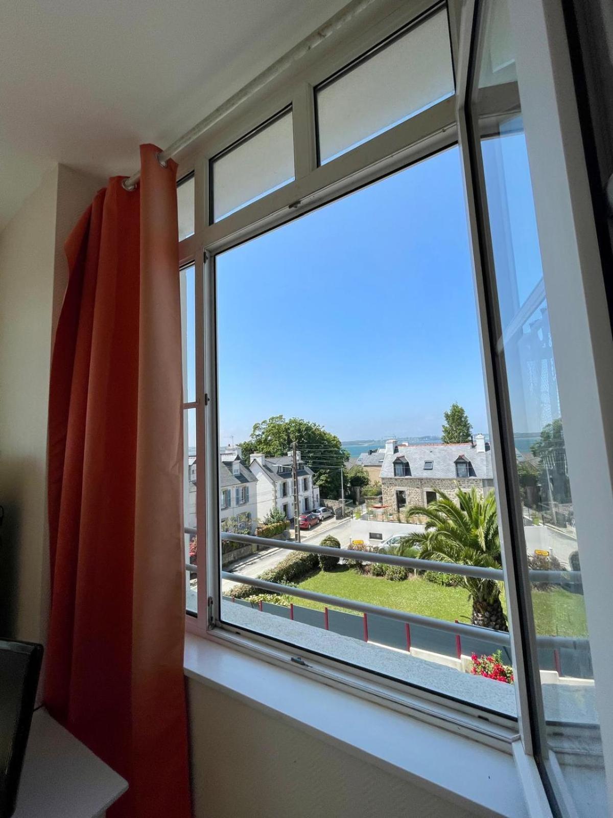 Residence Des Bains Карантек Номер фото