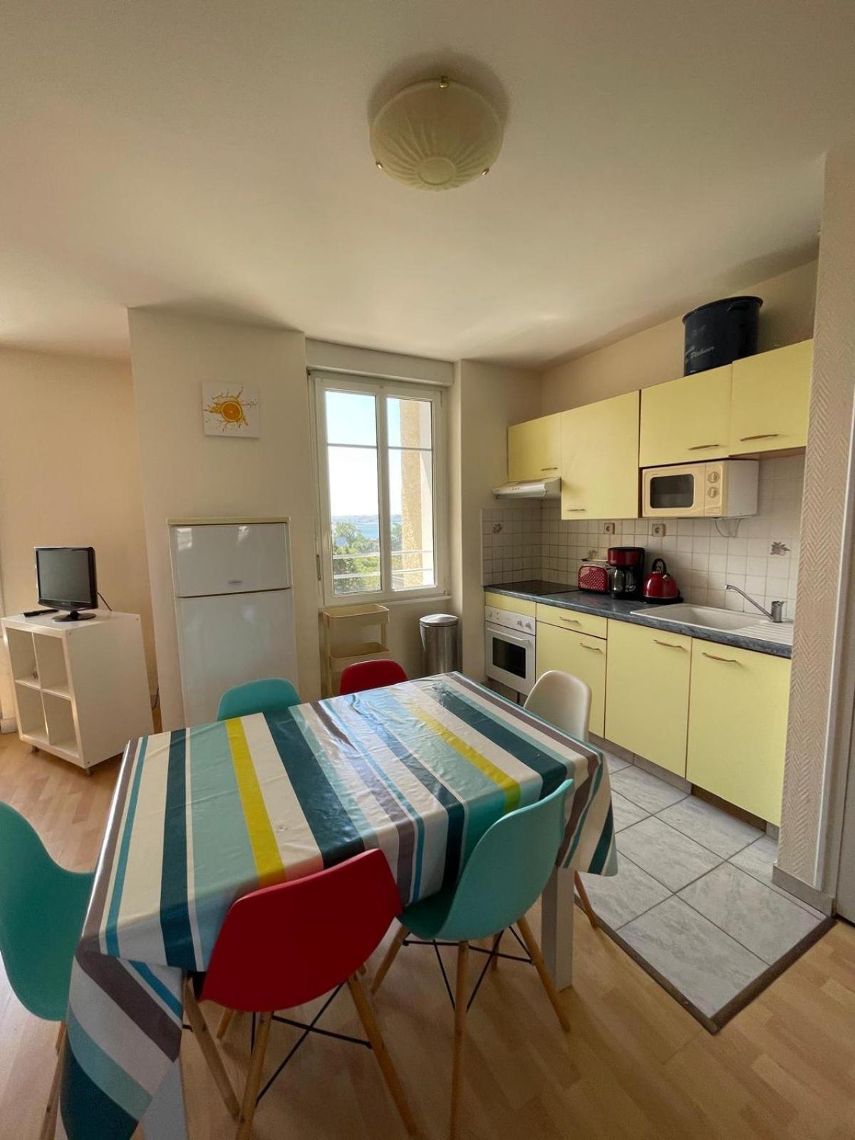 Residence Des Bains Карантек Номер фото